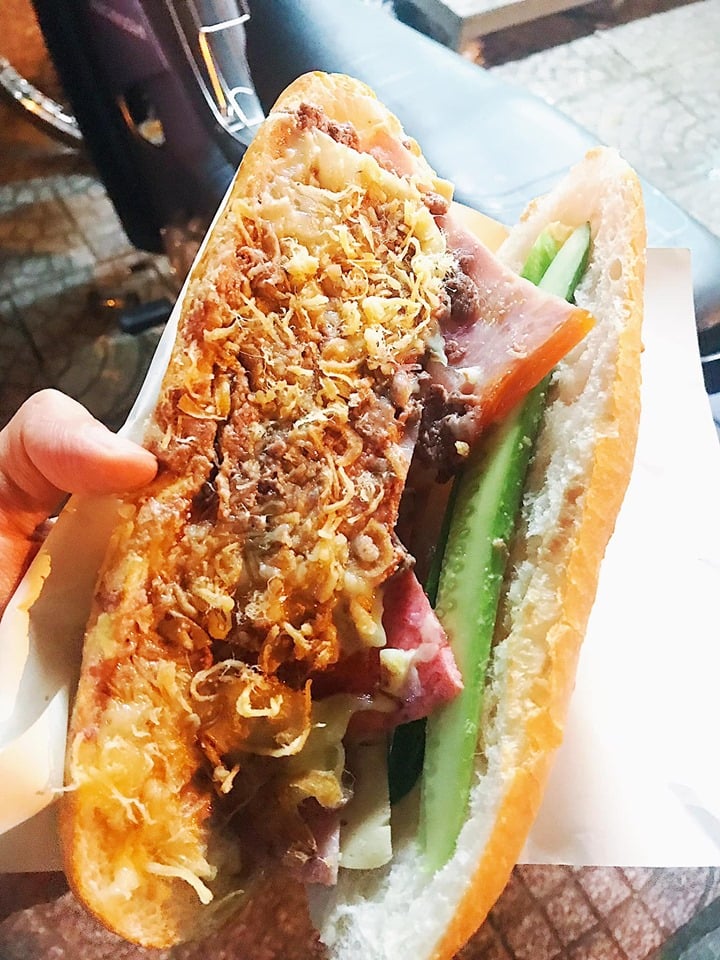 Banh Mi Huynh Hoa - the best food in Vietnam