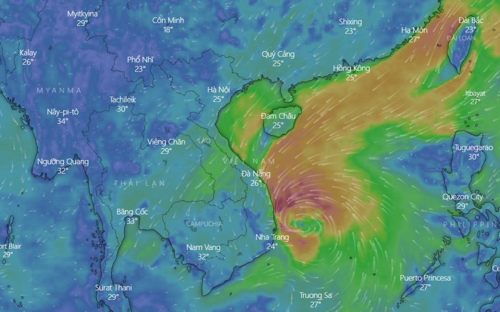 storm no.5 landing in the central viet nam